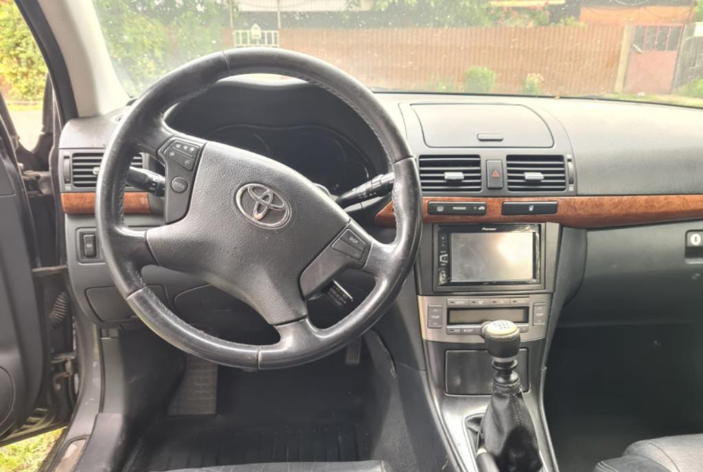 Toyota avensis 2 0d an 2007 1500e 1 550 eur