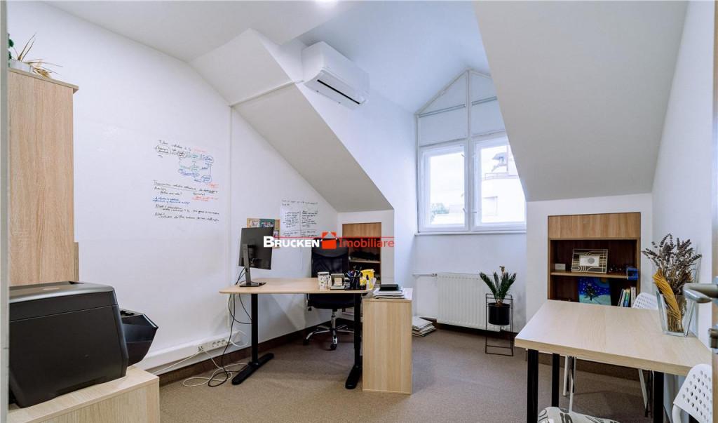 Ultracentral Oradea Cladire de birouri P E M cu dotari mod