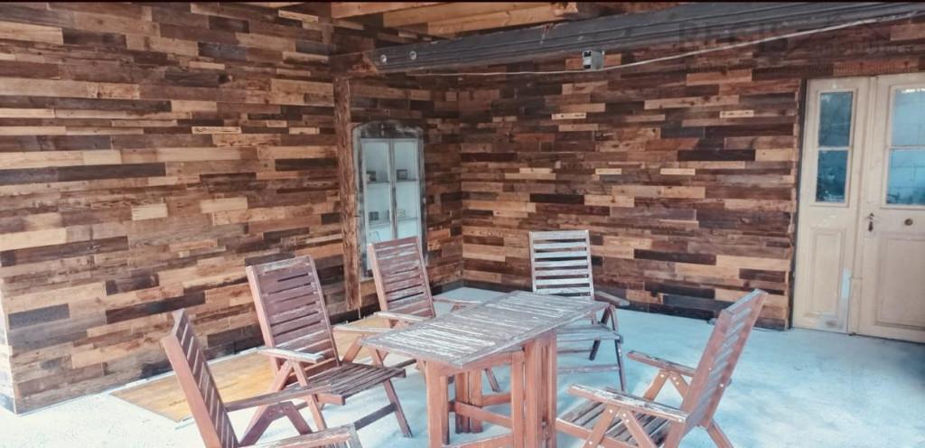 Casa Curte la prima Stradal Centru sacele