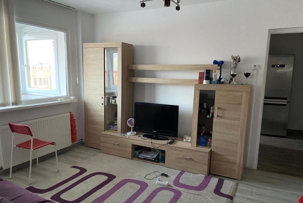 2 camere zona Garii renovat mobilat parcare 90900 Euro