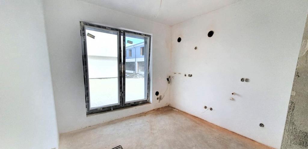 Casa 120 mp cu teren 260 in Tropini