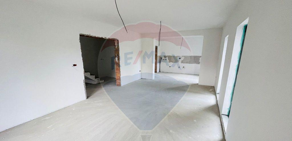 Casa de vanzare Brasov - 3 dormitoare 3 bai 140 mp