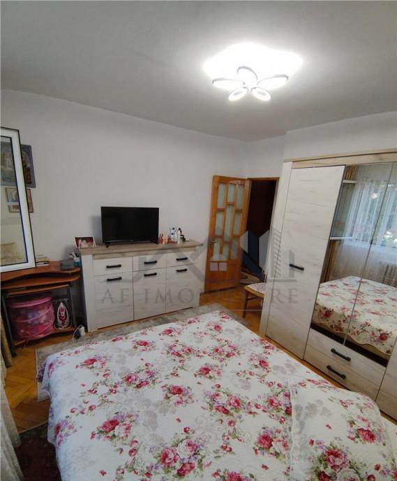 Apartament 3 camere zona Tudor Neculai cug