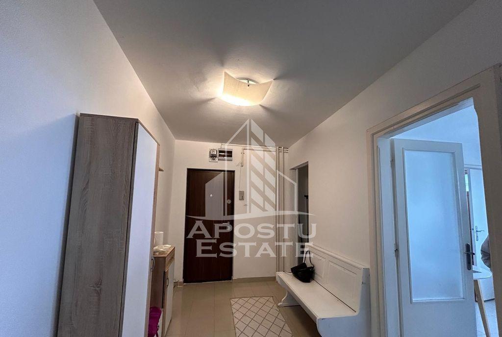 Apartament 3 camere etaj intermediar cu centrala in Piat