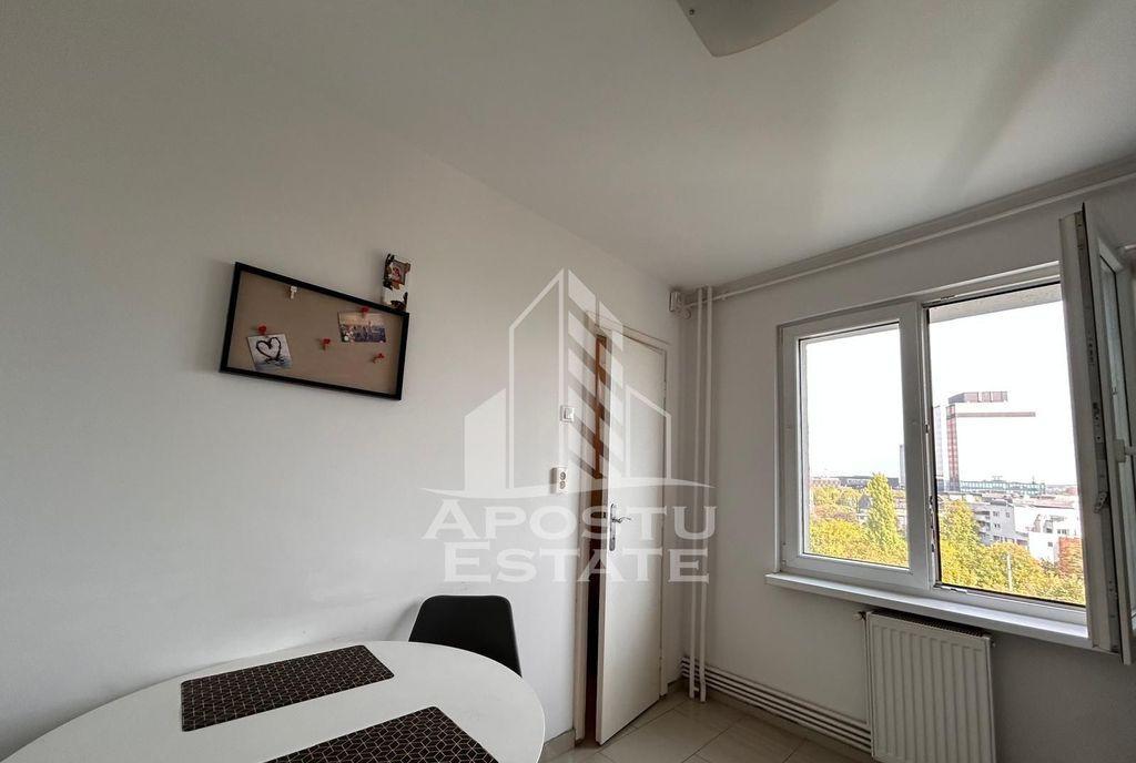 Apartament 3 camere etaj intermediar cu centrala in Piat
