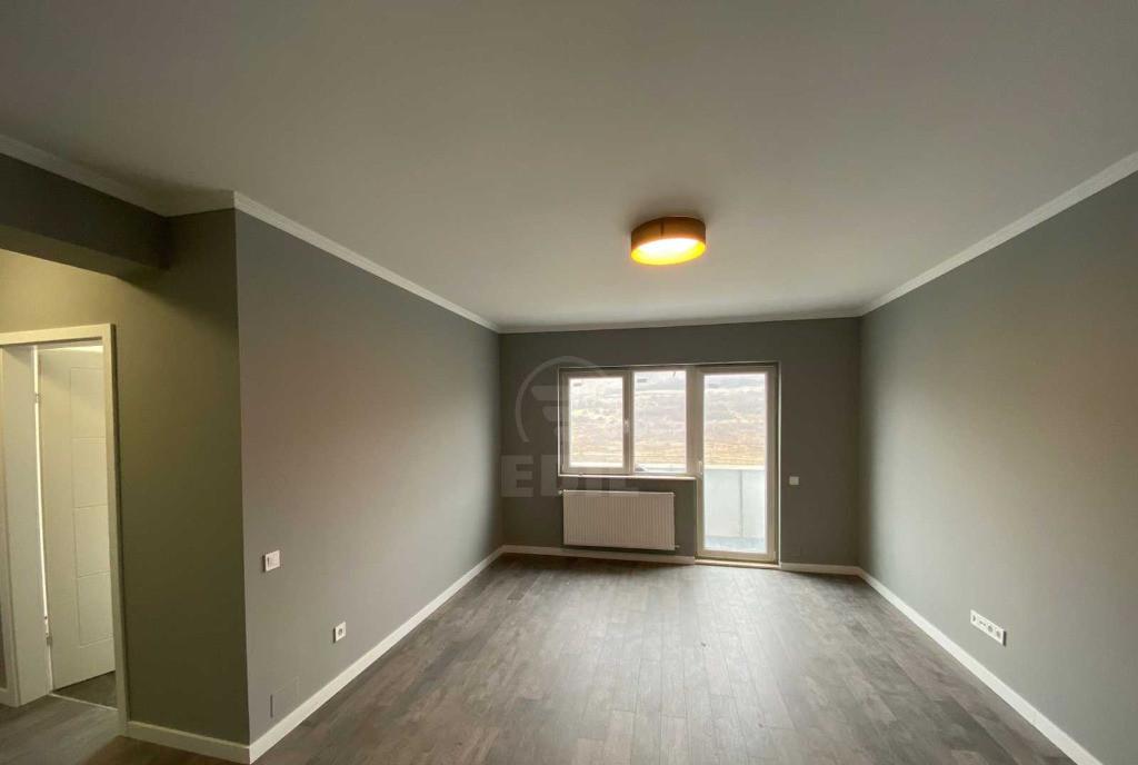 Apartament 2 camere decomandat zona Urusagului