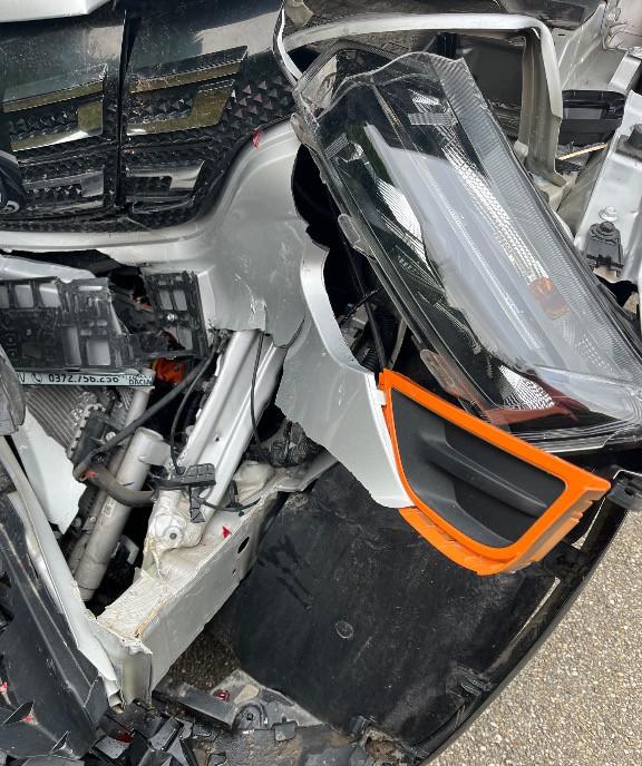 Dacia Spring avariata 17 400 lei