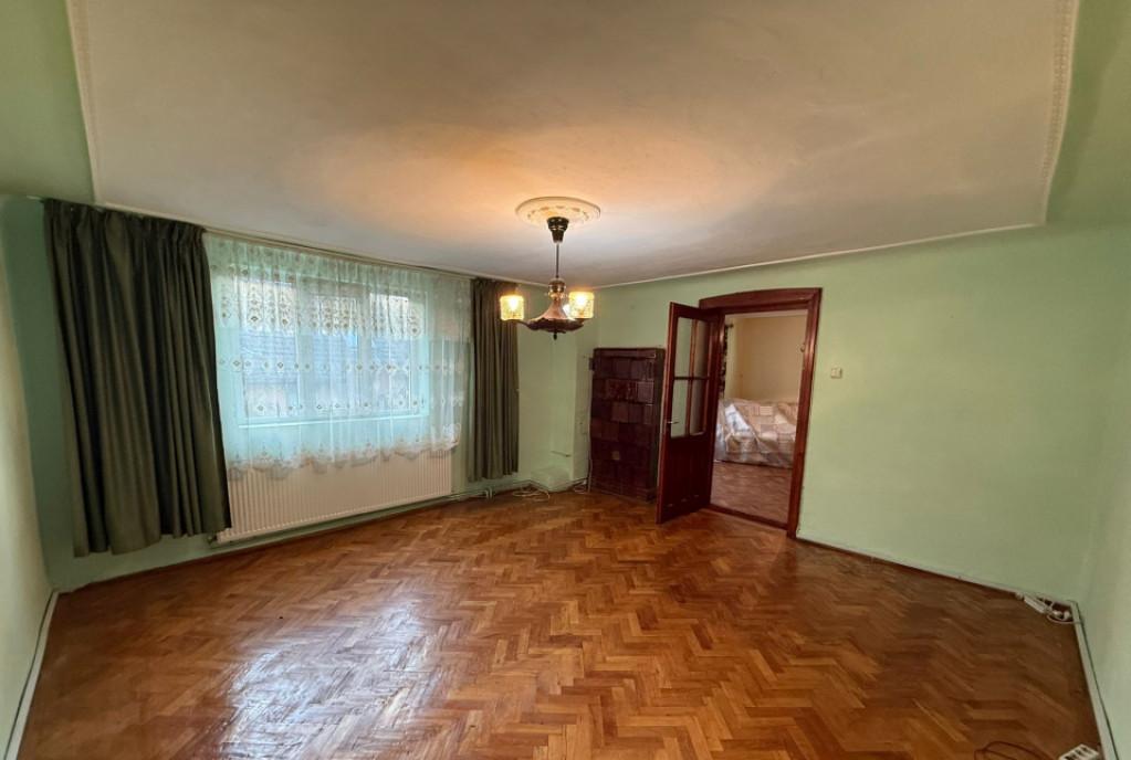 Casa 3 camere teren 912mp zona Caraiman