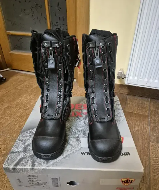 Bocanci pompieri HAIX marimea 40