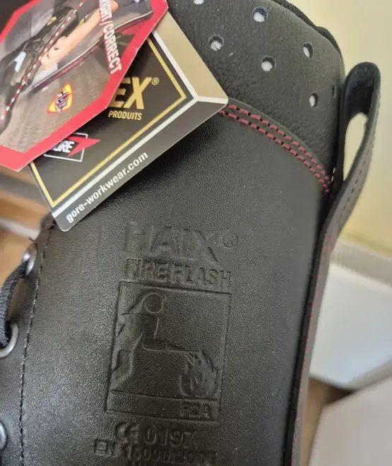 Bocanci pompieri HAIX marimea 40