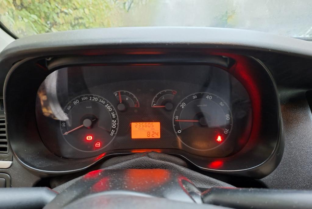 Fiat Linea 1 4 L 2011 1 800 eur