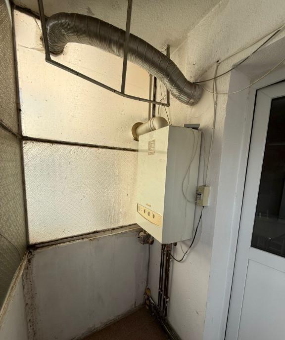 Republicii zona Mega Image 2 camere etaj 3 4