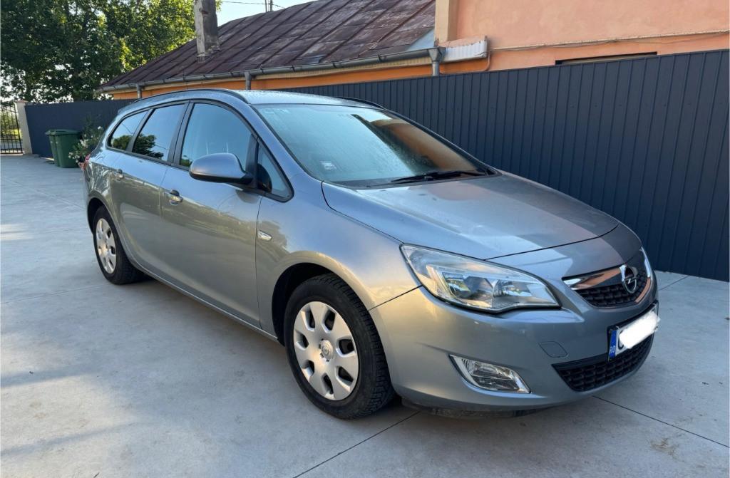 Opel ASTRA J 1 4 Turbo 2011 4 450 eur