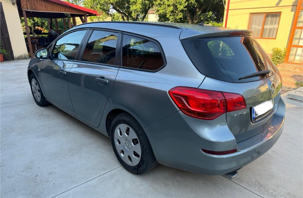 Opel ASTRA J 1 4 Turbo 2011 4 450 eur