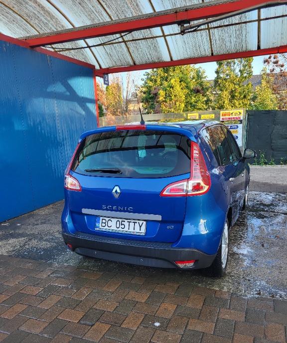 Renault Scenic 2010 1 5 2 900 eur