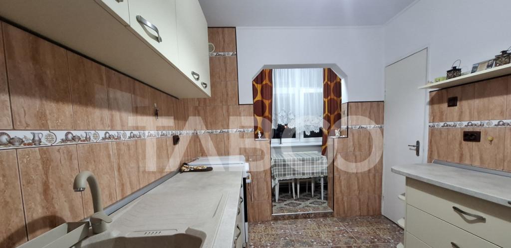 Apartament 2 camere decomandat 62 mp zona Central Dioda Si
