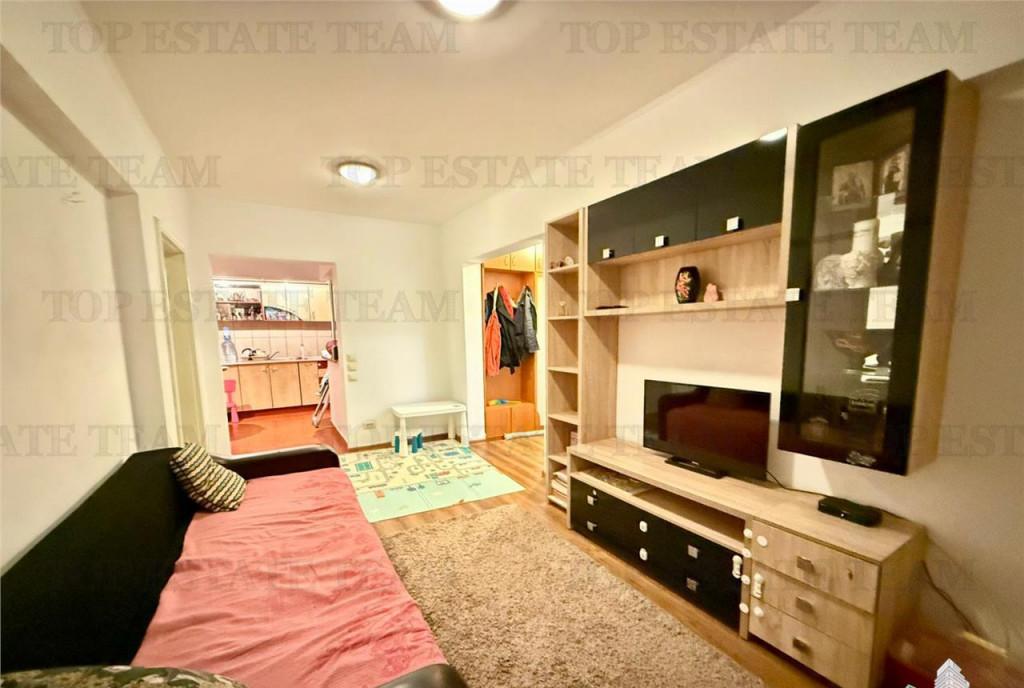 Apartament 3 camere situat la 7 minute de metrou Raul Doamne