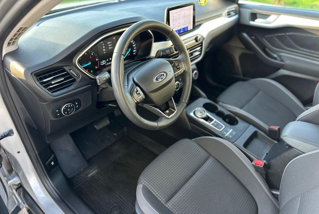 Ford focus 1 5 automata pretul este valabil doar in perioada 11-23 noiembrie 12 990 eur