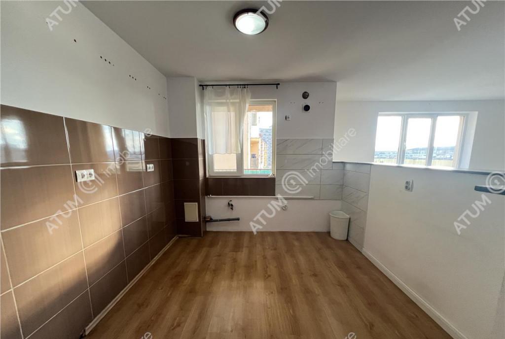 Apartament de 3 camere cu 2 balcoane etaj 2 situat in zona R