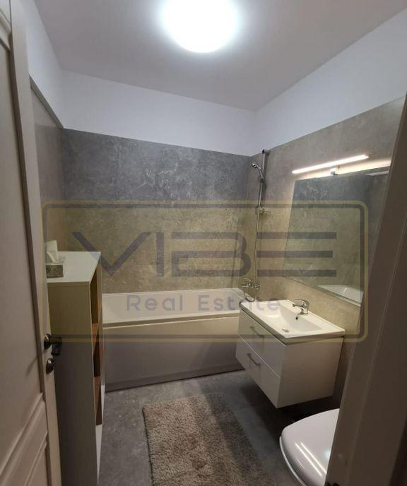 Popas Pacurari Carrefour Market O camera Parcare