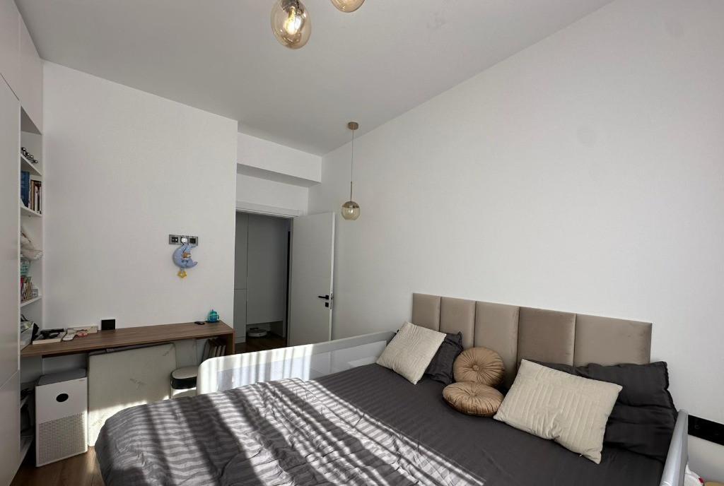 metrou Apartament 2 camere decomandat gradina proprie