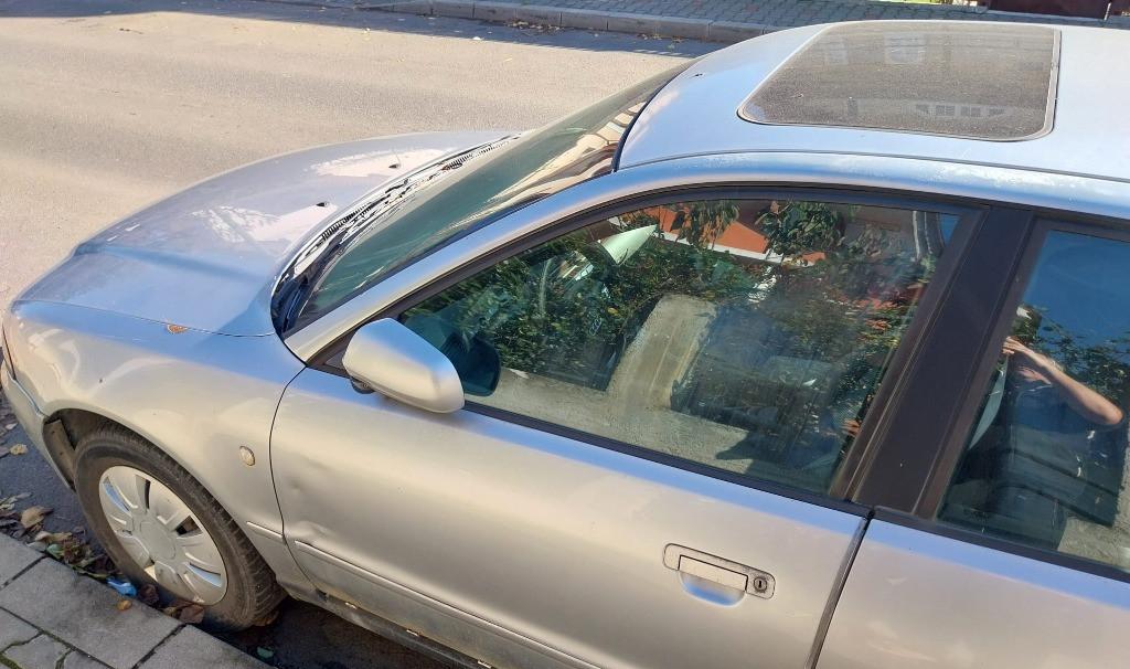 Audi A4 fabricatie 1998 Benzina1 8 215 000 km 650 eur