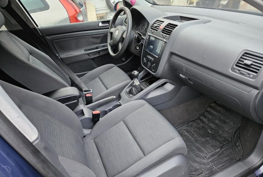 Volkswagen Golf V 1 4 16V 2 150 eur