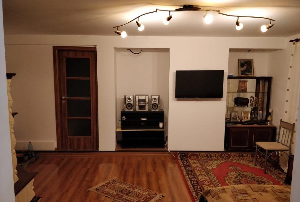 Vila cu teren la 20 minute de Roman jud Neamt