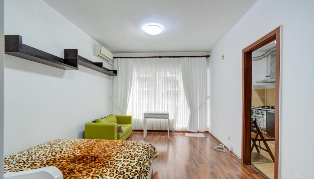 Garsoniera Complex Rasarit de Soare Titan Auchan Bd Livi