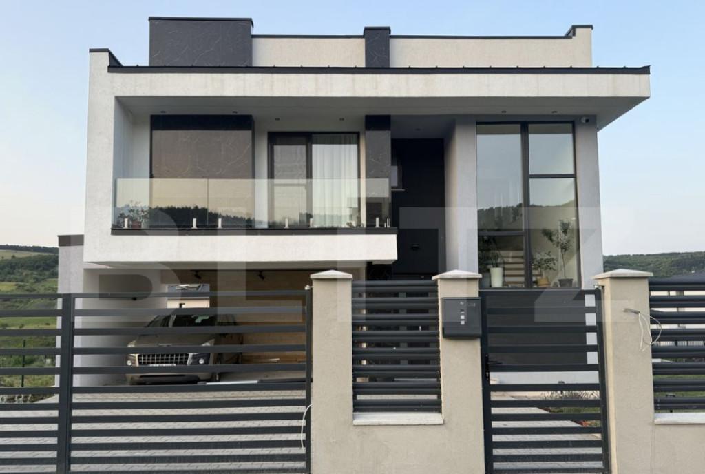 Casa P E semifinisata cu panouri solare si pompa de caldura