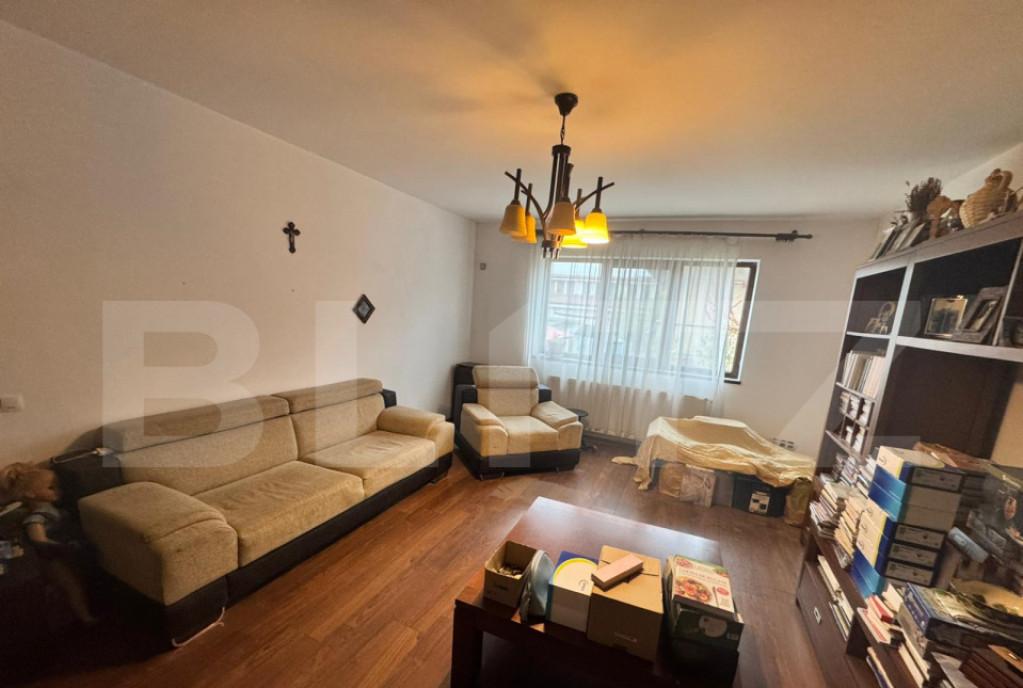 Apartament 3 camere decomandat 90mp etajul 1 zona Facultati