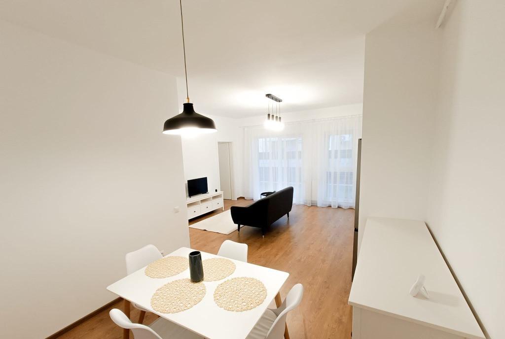 Apartament 2 camere cu graa si garaj in Floresti