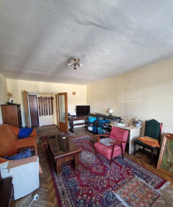 Apartament 3 camere 80 mp zona Biblioteca Judeteana