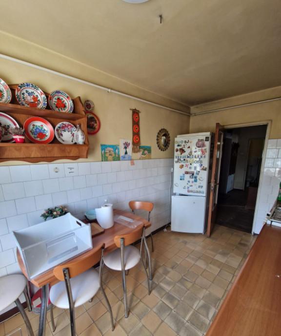 Apartament 3 camere 80 mp zona Biblioteca Judeteana