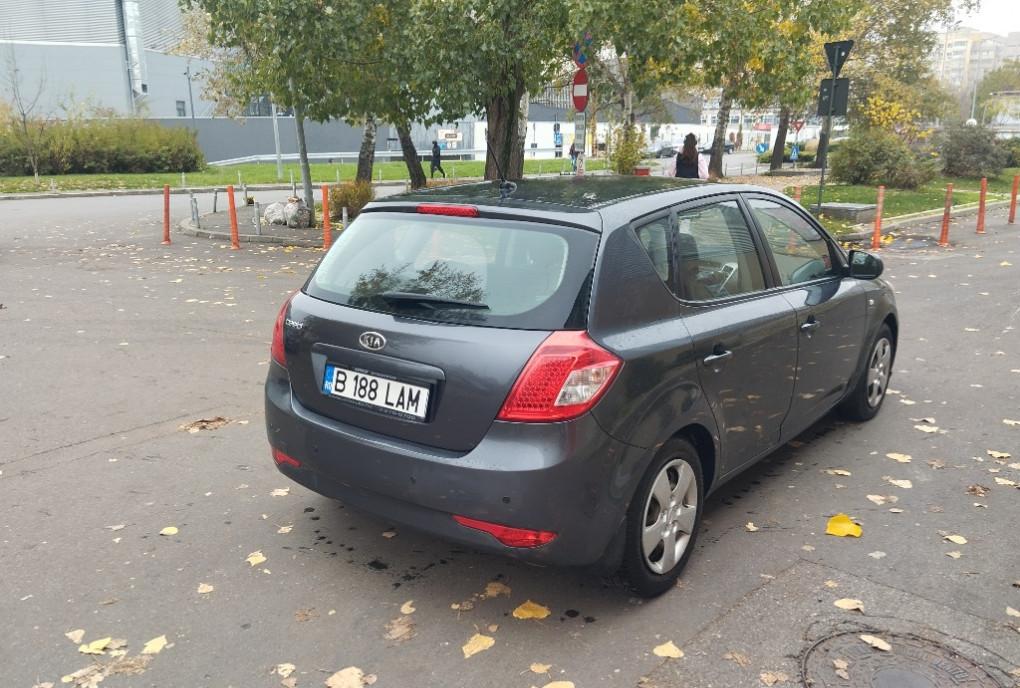 KIA Ceed 2011 1 4 2 300 eur