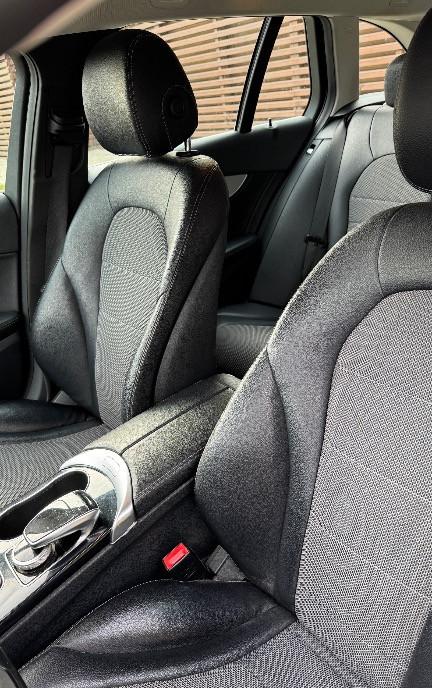 Mercedes C220 BlueTech 170 cp 170000 km 12 500 eur