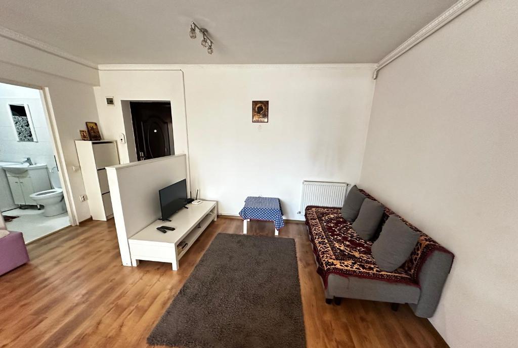 Pf dau in chirie apartament Floresti