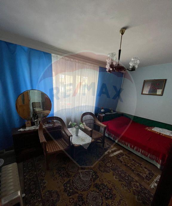 Apartament 3 camere decomandate central