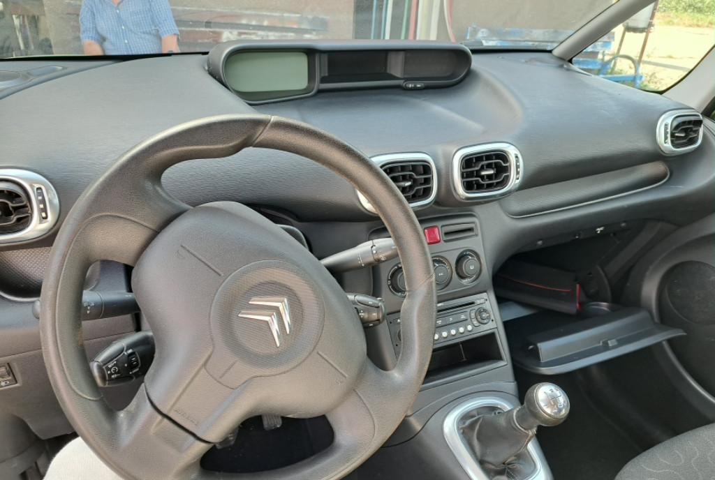 Citroen C3 Picasso 1 4 90 cai 3 900 eur