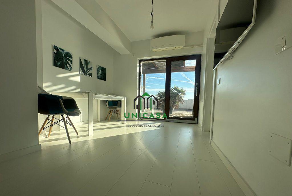 Apartament 4 camere tip Penthouse Zona 1 Mai