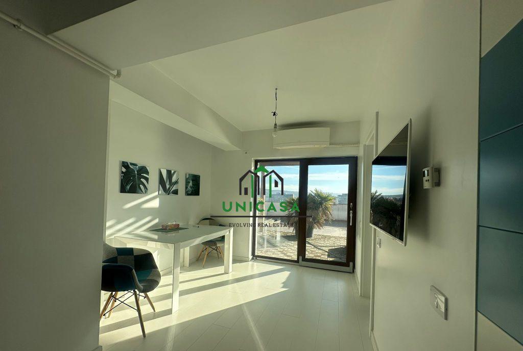 Apartament 4 camere tip Penthouse Zona 1 Mai