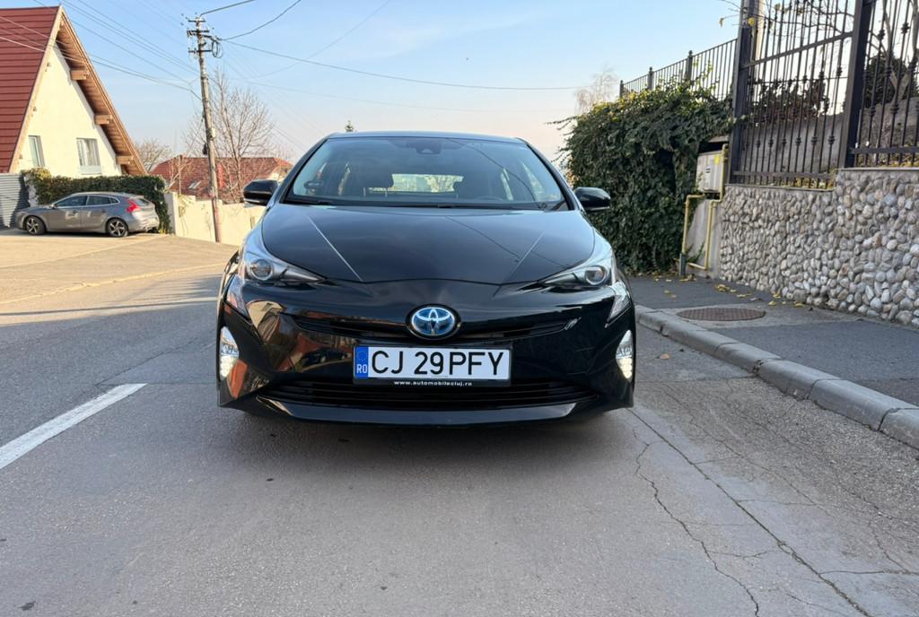 Toyota Prius hybrid 13 900 eur