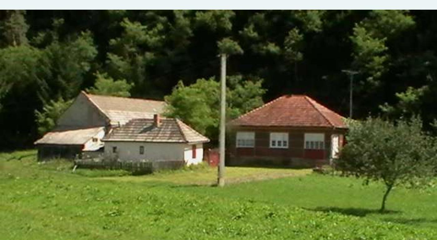 Casa batraneasca si teren in Intorsura Buzaului