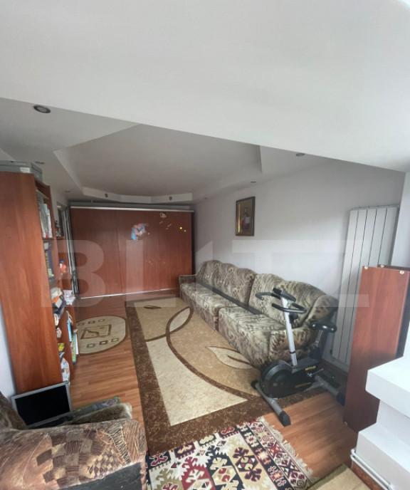 Apartament decomandat etaj 3/4 - Bulevardul Independente