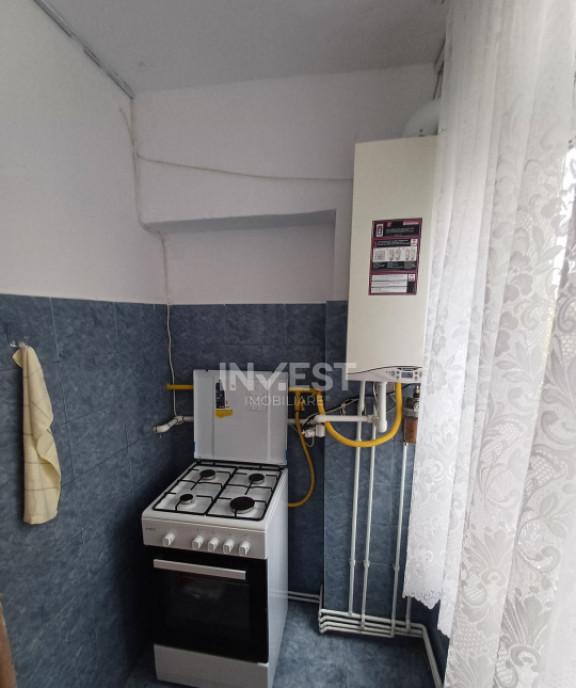 Apartament 2 camere decomandat renovat complet etaj 3