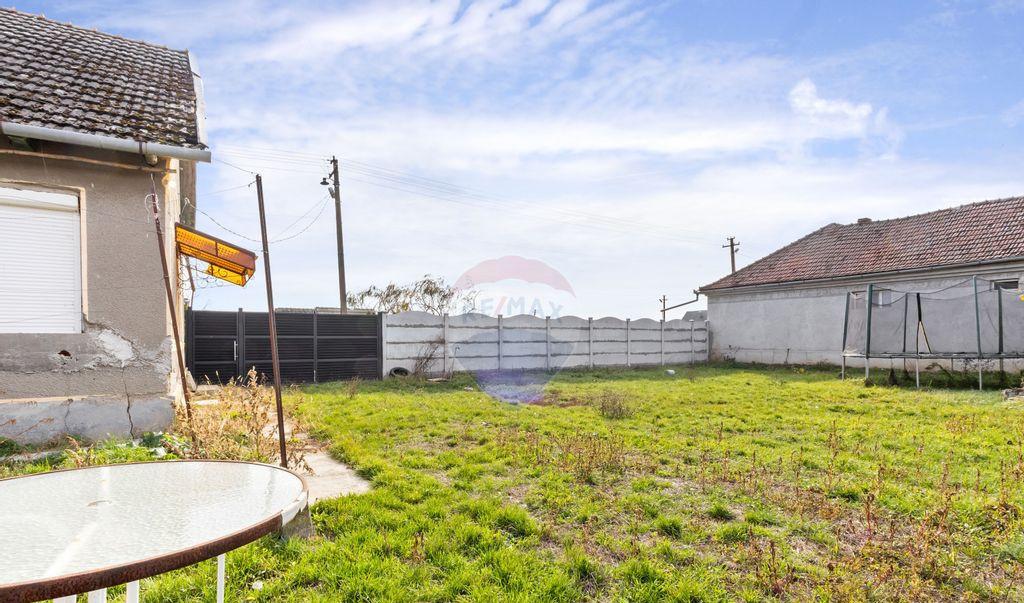 Casa vaiuga 3 camere si 1440mp teren de vanzare in T