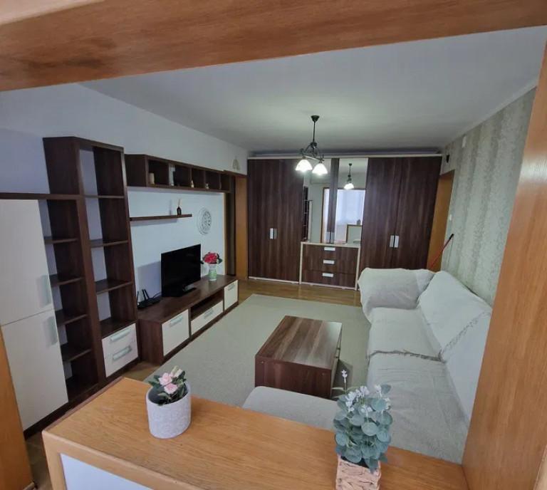 Inchiriez apartament 3 camere in Drumul Taberei la 5 min de metrou