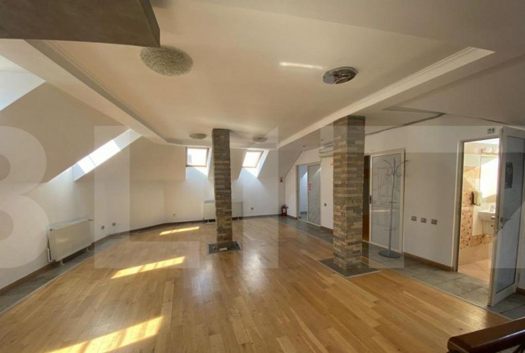 Apartament cu 8 camere 315 mp pentru clinica birou sau lo