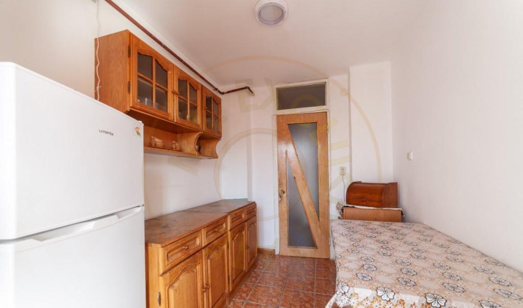 Apartament de 3 camere Campulung zona Visoi
