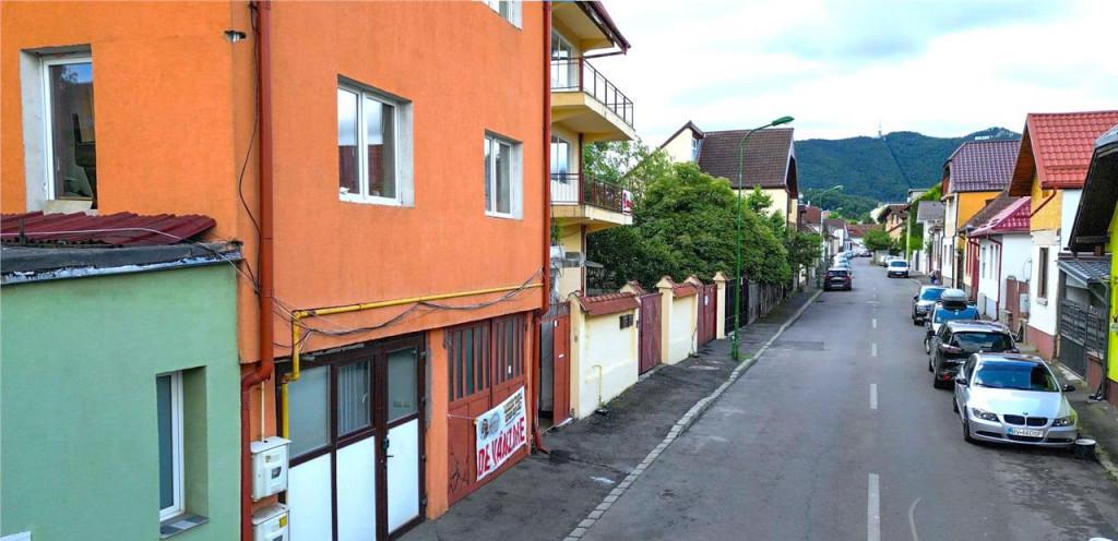 Film Stradal imobil pe doua camere garaj propriu Centra